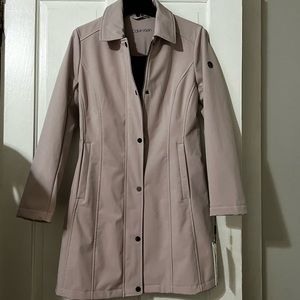 Calvin Klein light pink trench coat. Water repellent. Soft lining NWT. XS
